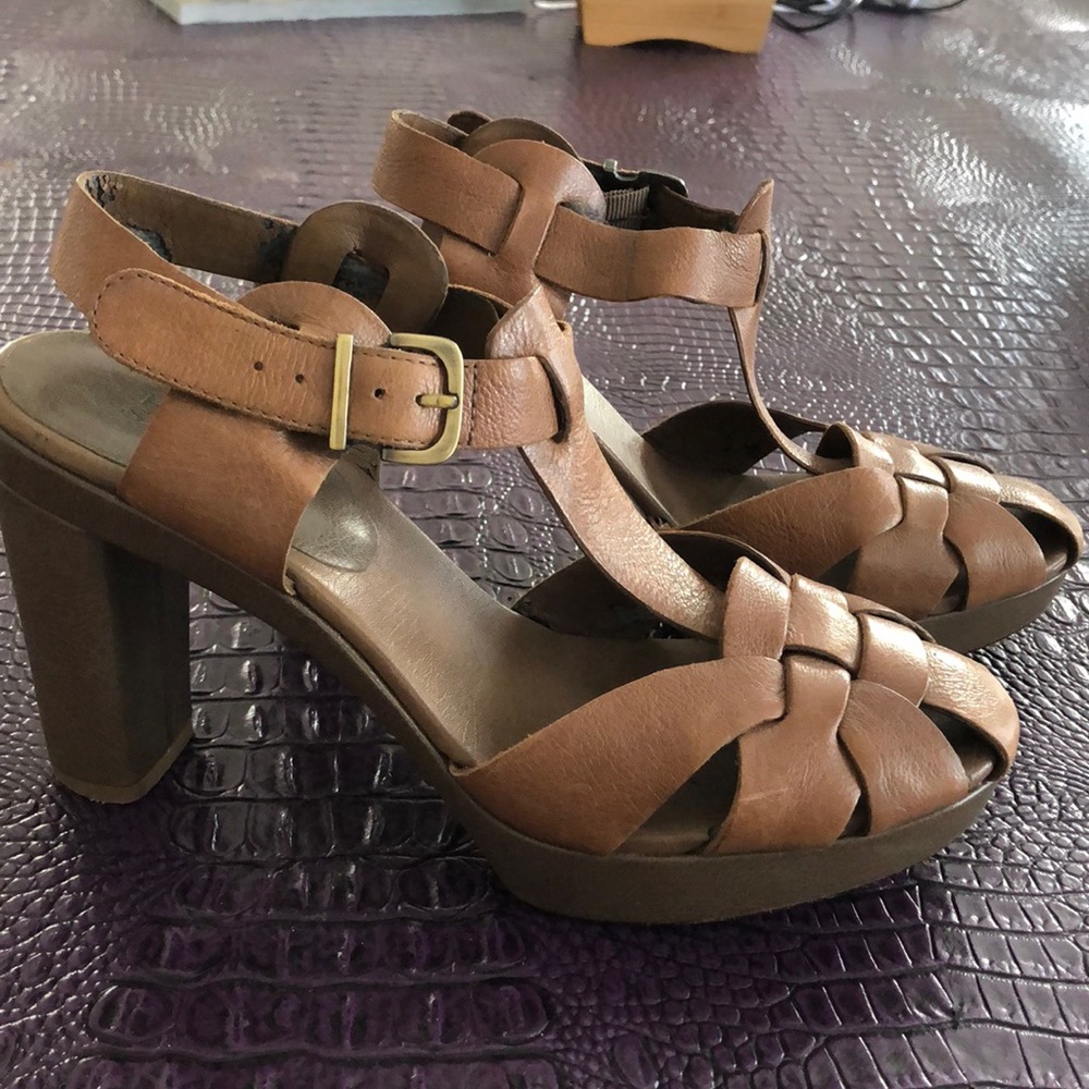 Sandal